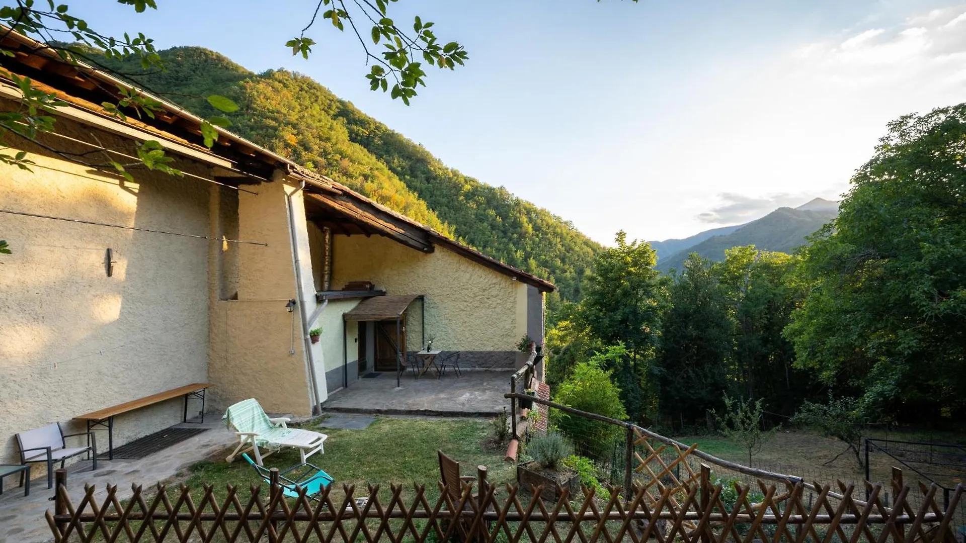 Country house La Casa Nel Bosco-Senza Auto Guest House Ponte della Venturina