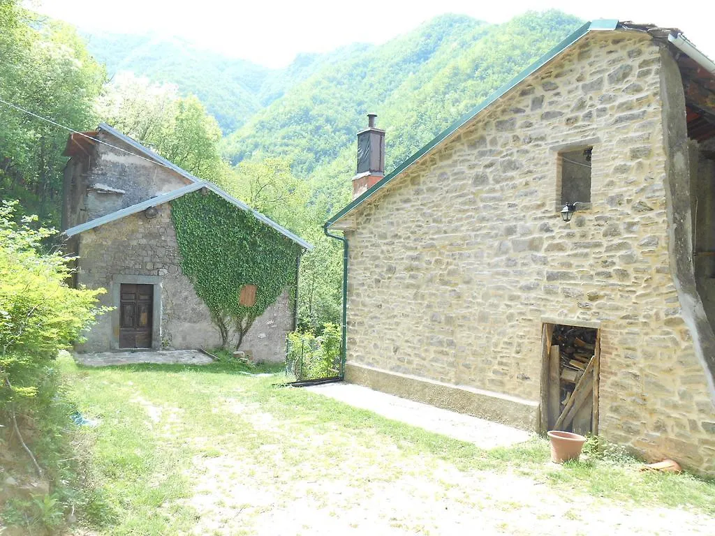La Casa Nel Bosco-Senza Auto Guest House Ponte della Venturina 0*,  Italy